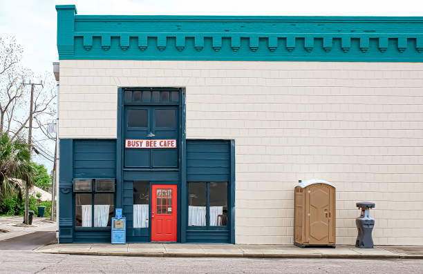 Best Porta potty delivery and setup  in Stockton, MO